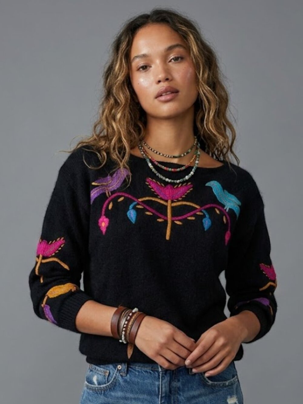 S M Vintage 80s Lynn Novak  Angora Wool Bold Embroidered SOFT Knit Sweater 1980s